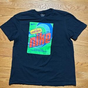 Nike Men's Black Graphic Tee Size L